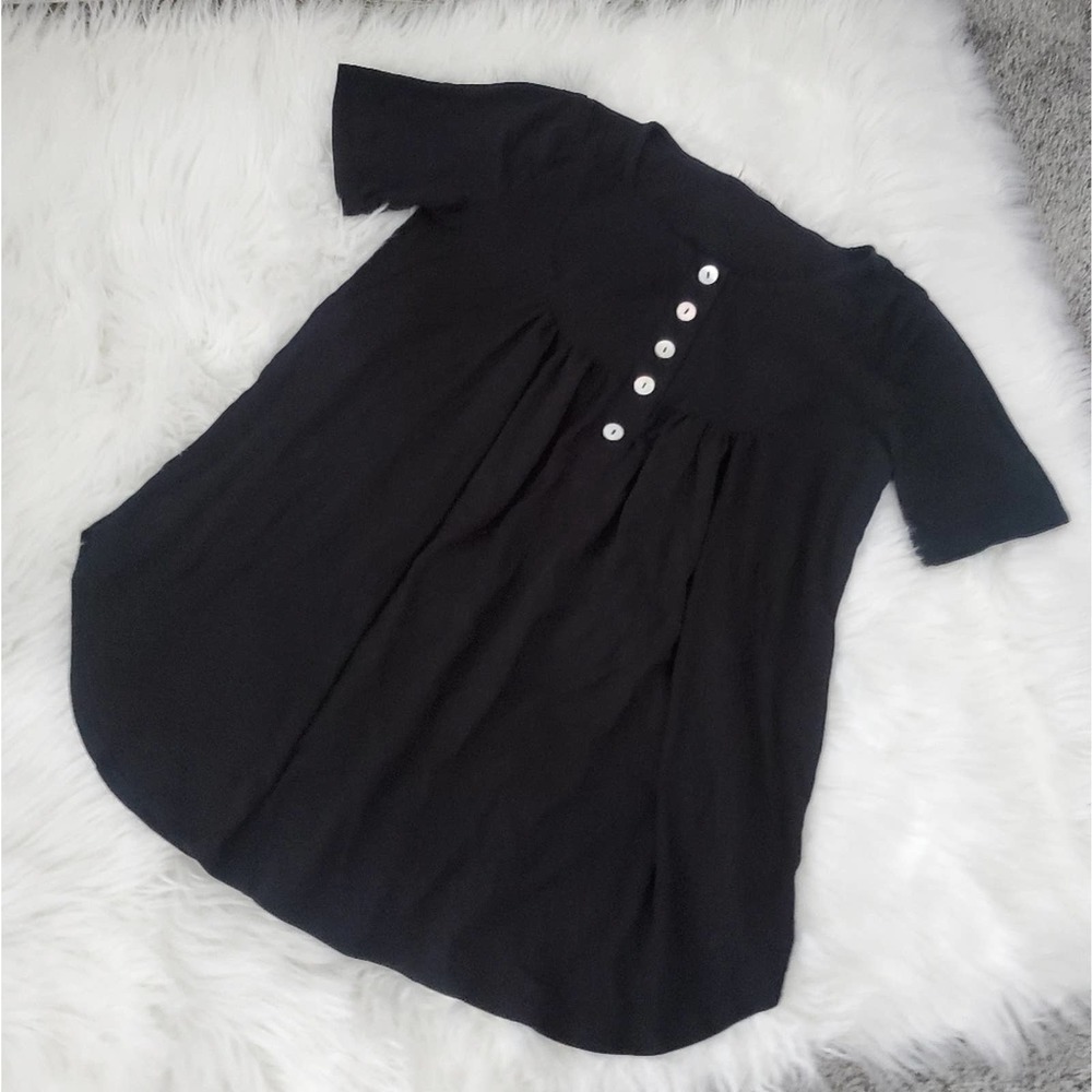 Zenana Black Basic short sleeve top size small. New without tags.